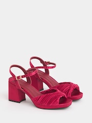 Zapatos de tacón de dos piezas plisados ​​de JD Williams - Imagen 3 de 4