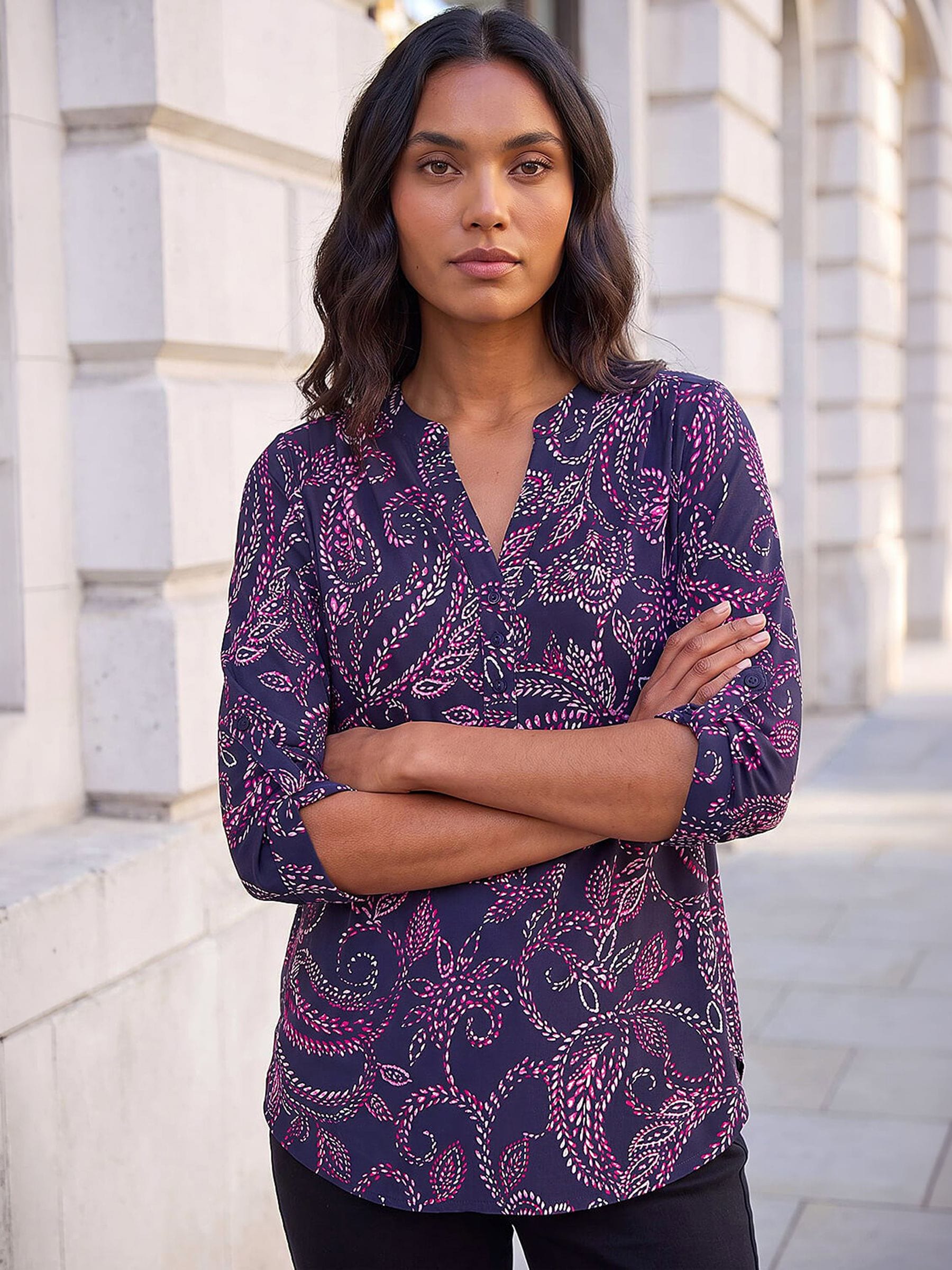 Roman Women's Navy Leaf Puff Print Stretch Shirt In Size 20 - Image 3