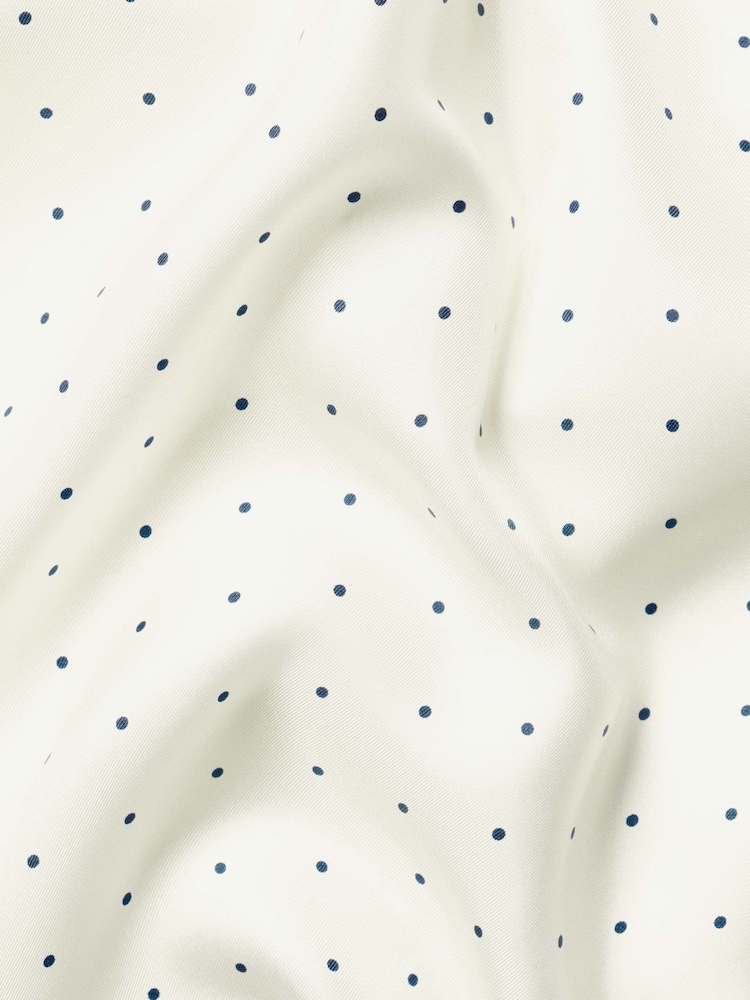 Marfil - Pañuelo de bolsillo de seda con estampado de cachemira de Charles Tyrwhitt - Imagen 3 de 3 Marfil - Pañuelo de bolsillo de seda con estampado de cachemira de Charles Tyrwhitt - Imagen 3 de 3