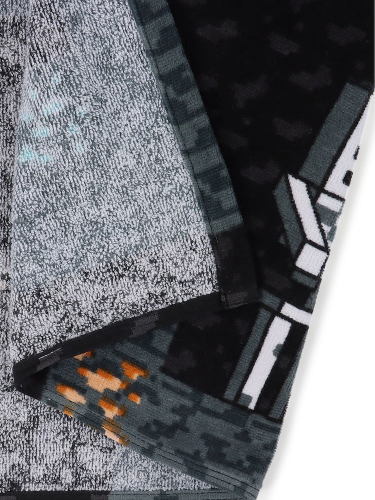 Minecraft Black Hooded Towel (Wrap) Beware, Game Over - Image 5 of 5 Minecraft Black Hooded Towel (Wrap) Beware, Game Over - Image 5 of 5