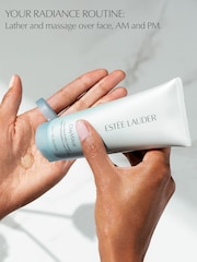 Estée Lauder DayWear Skincare Gift Set (Worth £103) - Image 4 of 6