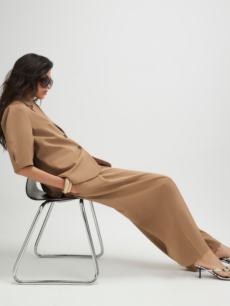 River Island Brown High Rise Belted Barrel Leg Trousers - Image 2 of 4 River Island Brown High Rise Belted Barrel Leg Trousers - Image 2 of 4