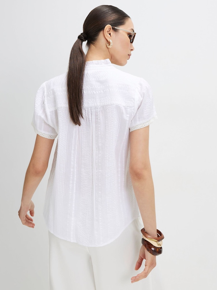 Puti - River Island Short Sleeve Button Front Blouse - Larawan 2 ng 4