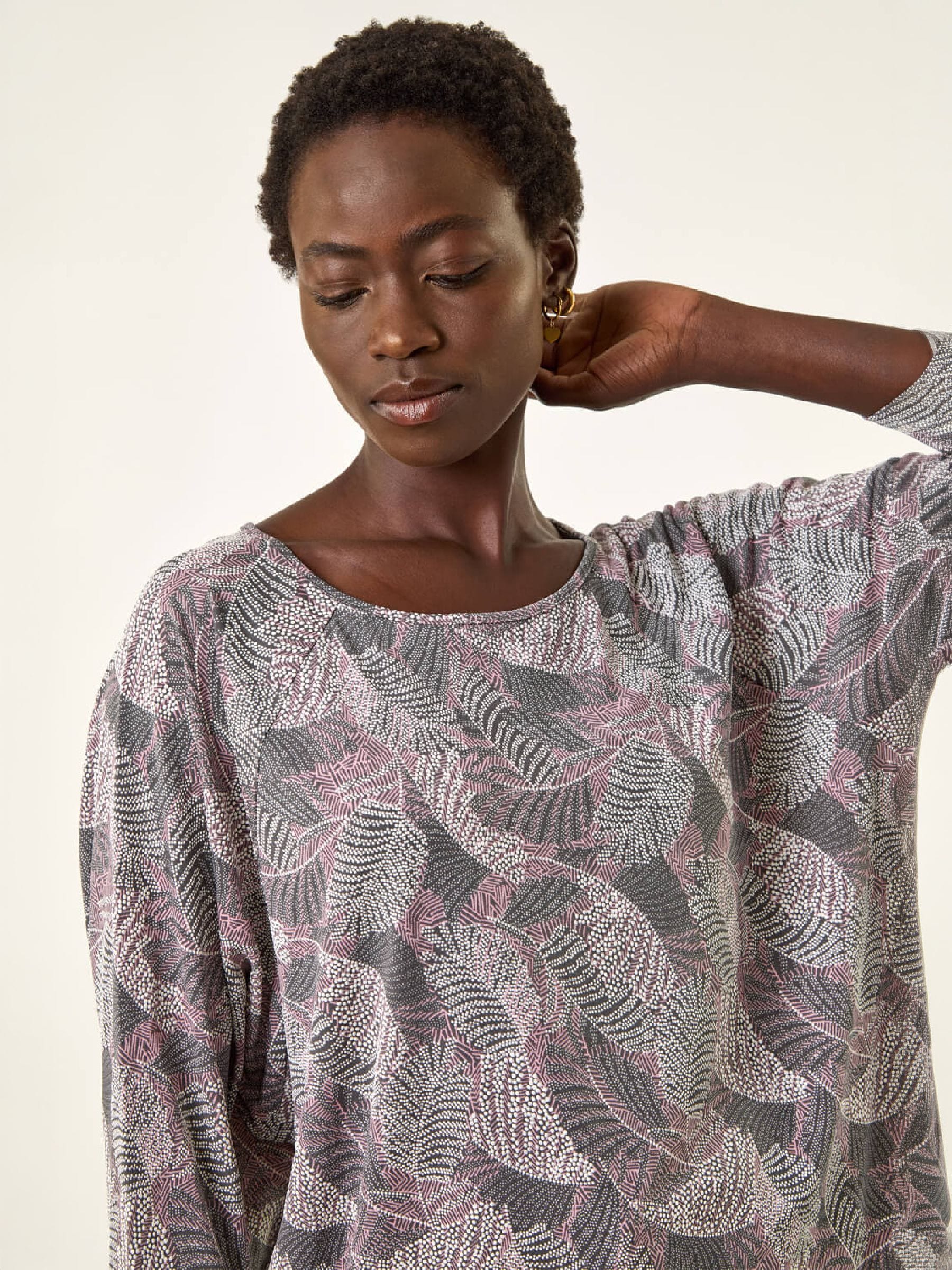 Roman Women's Leaf Puff Print Stretch Top in Grey | Size: 18 - Image 5