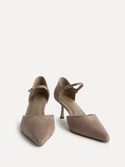 Linzi Natural Sabina Closed Back Court Heels - Image 3 of 5