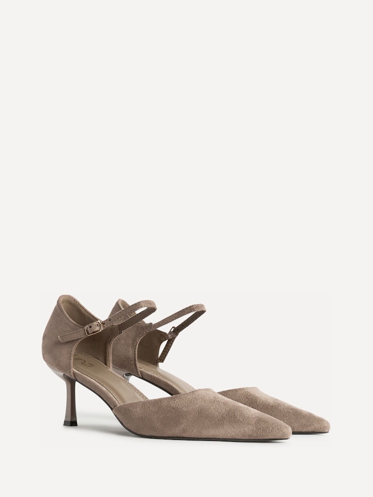 Linzi Natural Sabina Closed Back Court Heels - Image 5 of 5 Linzi Natural Sabina Closed Back Court Heels - Image 5 of 5