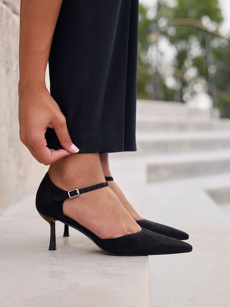 Linzi Black Sabina Closed Back Court Heels - Image 1 of 5 Linzi Black Sabina Closed Back Court Heels - Image 1 of 5