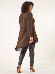 Marrón - Blusa tipo túnica con dobladillo de gasa brillante y curva Roman - Imagen 3 de 4
