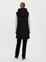 VERO MODA Black Quilted Padded Gilet with Cosy Teddy Lining - Image 3 of 5