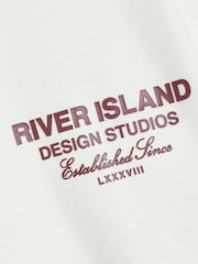 أحمر - حزمة من 2 تيشِرتات بطبعة شعار "River" على الظهر من River Island - صورة 3 من 4