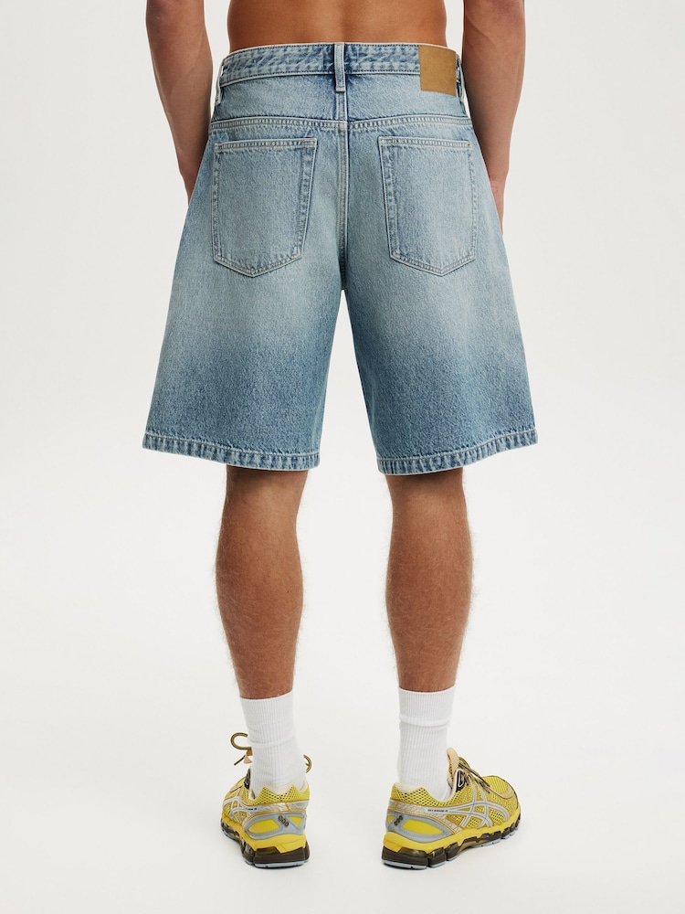 Cotton On Blue Baggy Denim Shorts - Image 2 of 5 Cotton On Blue Baggy Denim Shorts - Image 2 of 5