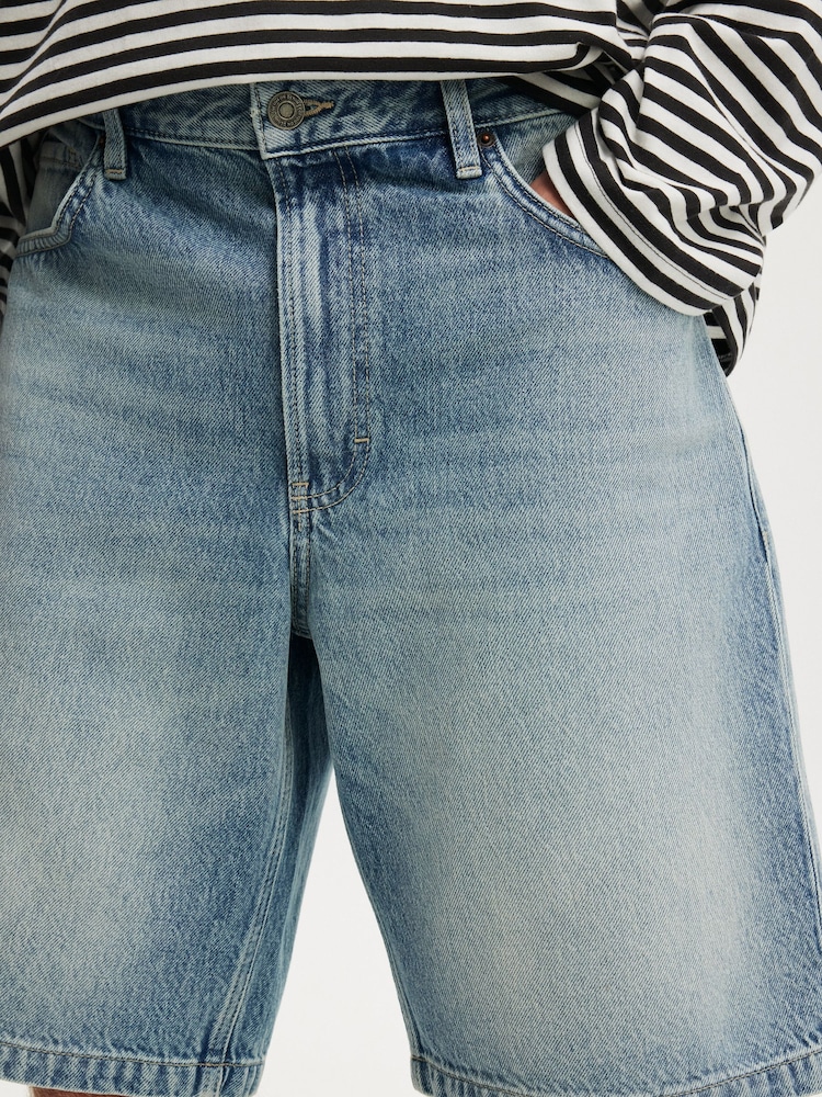Cotton On Blue Baggy Denim Shorts - Image 5 of 5 Cotton On Blue Baggy Denim Shorts - Image 5 of 5