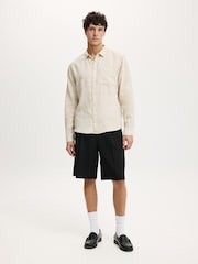 Crema - Cotton On Relaxed Linen Long Sleeve Shirt - Imagen 4 de 6