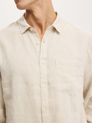 Crema - Cotton On Relaxed Linen Long Sleeve Shirt - Imagen 6 de 6