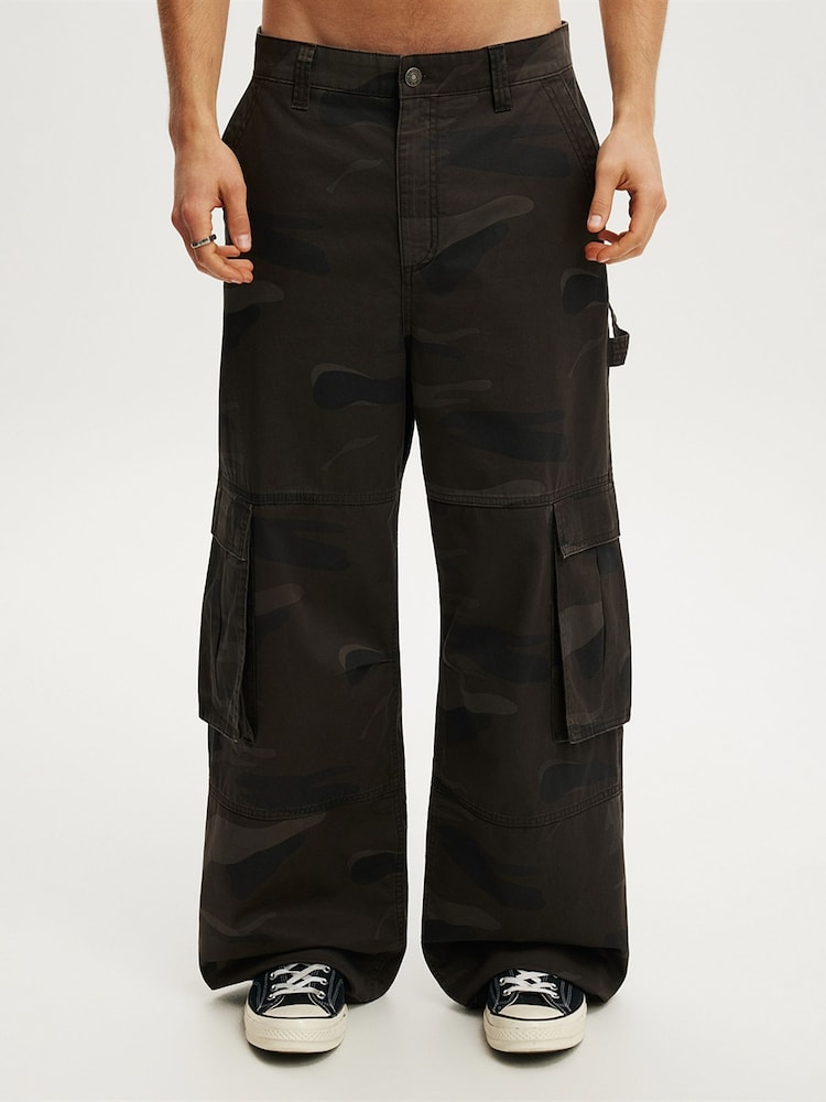 Cotton On Brown Super Baggy Cargo Trousers - Image 1 of 4 Cotton On Brown Super Baggy Cargo Trousers - Image 1 of 4