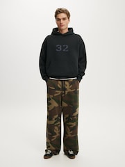 أخضر - بنطلون واسع جدًا Super Baggy من Cotton On - صورة 3 من 4