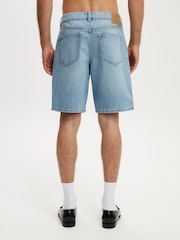 Blau - Cotton On Gerade Jeansshorts mit lockerer Passform - Bild 2 von 6
