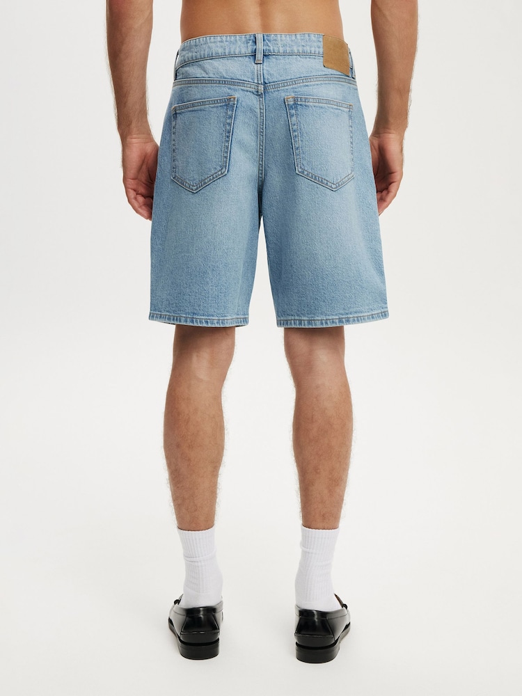 Blau - Cotton On Gerade Jeansshorts mit lockerer Passform - Bild 2 von 6 Blau - Cotton On Gerade Jeansshorts mit lockerer Passform - Bild 2 von 6