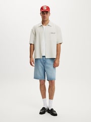 Blau - Cotton On Gerade Jeansshorts mit lockerer Passform - Bild 3 von 6