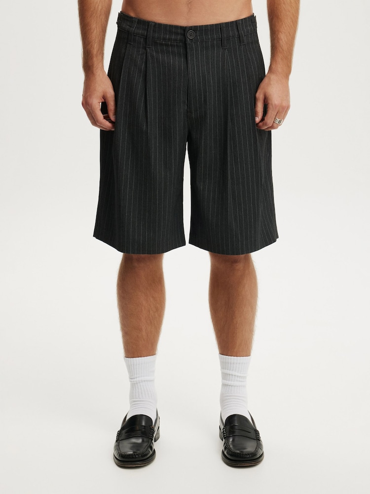 Cotton On Grey Super Baggy Pleated Shorts - Image 1 of 5 Cotton On Grey Super Baggy Pleated Shorts - Image 1 of 5