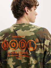 Cotton On Green Camo Cropped Fit Graphic T-Shirt - Image 4 of 4