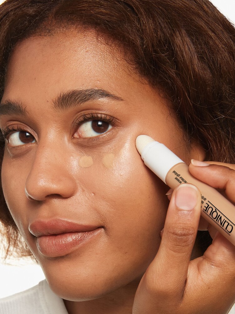 Clinique Even Better All-Over Concealer + Eraser - Image 5 of 5 Clinique Even Better All-Over Concealer + Eraser - Image 5 of 5