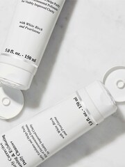 Kiehl's Clearly Corrective™ Brightening & Exfoliating Daily Cleanser 150ml - Image 2 of 2