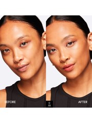MAC Studio Fix Fluid SPF15 Foundation - Image 3 of 3