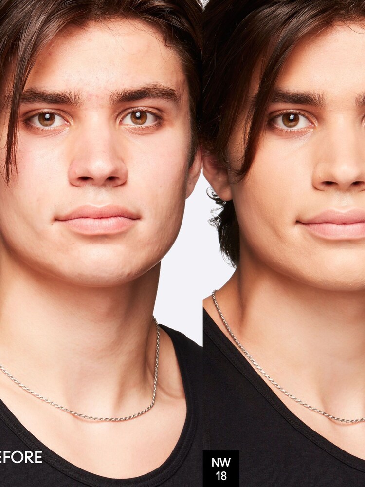 MAC Studio Fix Fluid SPF15 Foundation - Image 3 of 3