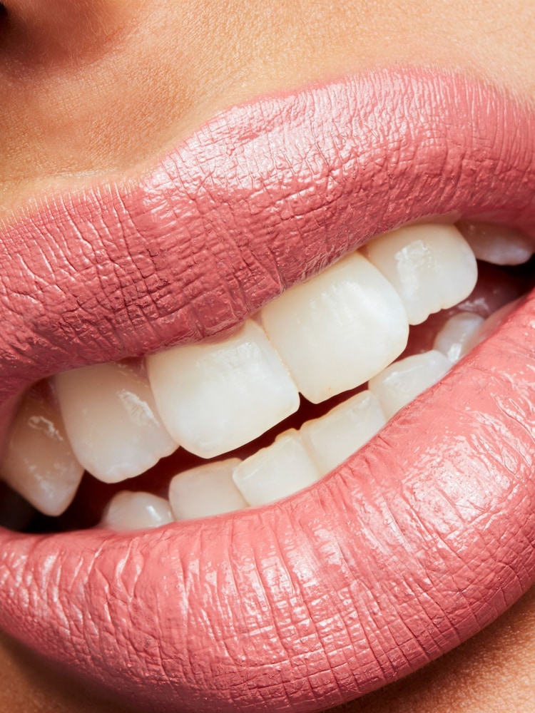 MAC Amplified Crème Lipstick - Image 5 of 5