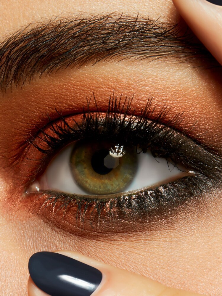 MAC Dazzleshadow Extreme Small Eye Shadow - Image 5 of 5 MAC Dazzleshadow Extreme Small Eye Shadow - Image 5 of 5