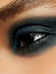 MAC Small Eye Shadow - Image 4 of 5