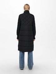 ONLY Black Longline Quilted Gilet - Image 3 of 5
