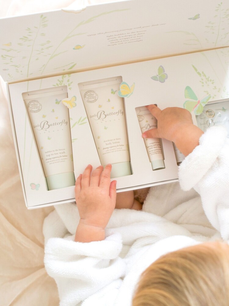 Little Butterfly London Journey of Discovery - The Luxury Essential Skincare Collection - Image 4 of 4