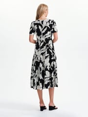 Robe Finery Teresa Imprimé Fleuri Mi-long - Image 2 de 5