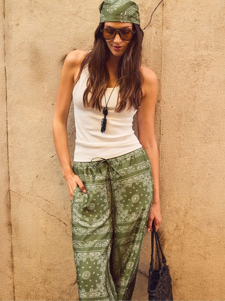 Ro&Zo Green Petite Scarf Print Trousers - Image 6 of 6
