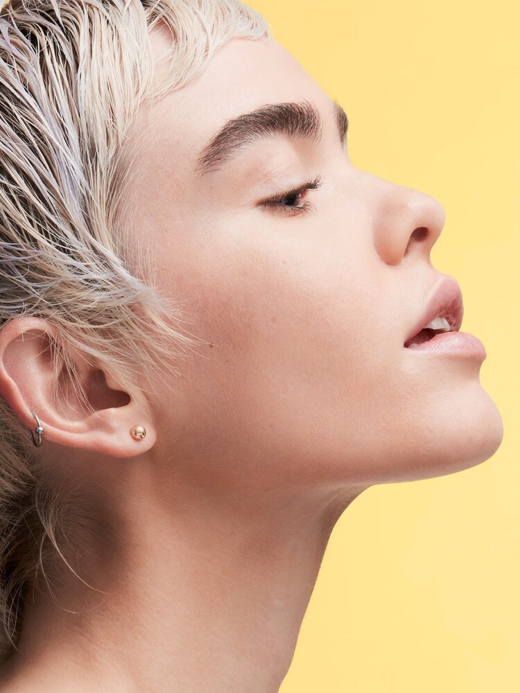 MAC Studio Radiance Face and Body Radiant Sheer Foundation - Image 4 of 4 MAC Studio Radiance Face and Body Radiant Sheer Foundation - Image 4 of 4