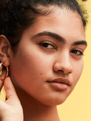 MAC Studio Radiance Face and Body Radiant Sheer Foundation - Image 2 of 3