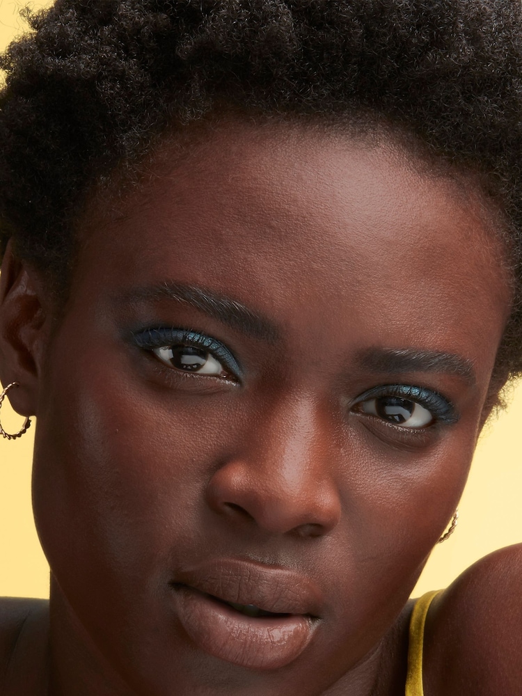 MAC Studio Radiance Face and Body Radiant Sheer Foundation - Image 4 of 4