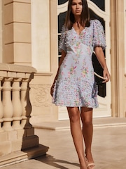 Lipsy Bedrucktes, strukturiertes Skaterkleid mit 3D-Blume - Bild 3 von 4