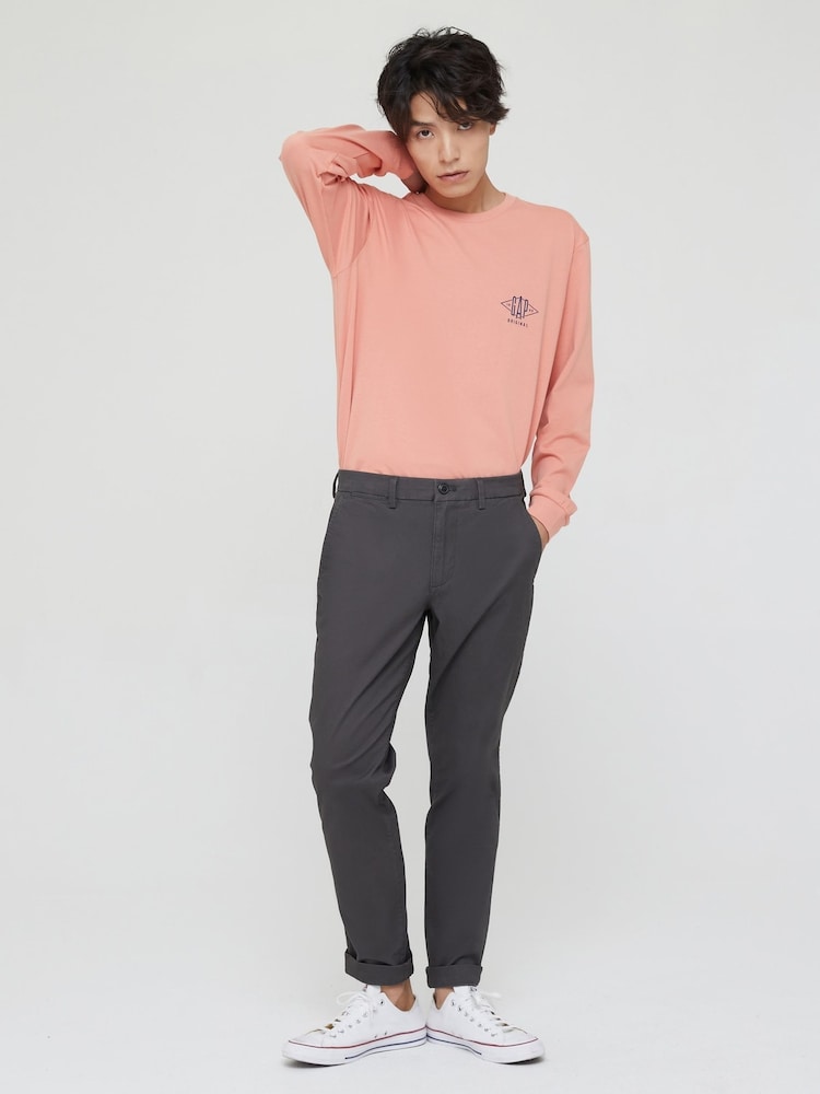 Negro - Pantalones chinos básicos de corte entallado con diseño elástico de Gap - Imagen 1 de 4 Negro - Pantalones chinos básicos de corte entallado con diseño elástico de Gap - Imagen 1 de 4