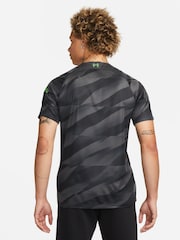 Nike Black Liverpool FC Stadium 23/24 Goalkeeper Football Shirt - Image 2 of 9
