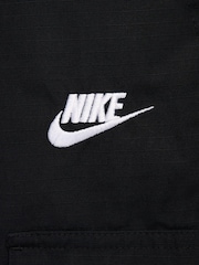 Negro - Pantalón corto tipo cargo de polar de algodón 100 % Club de Nike - Imagen 18 de 27