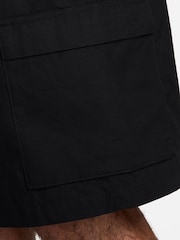 Negro - Pantalón corto tipo cargo de polar de algodón 100 % Club de Nike - Imagen 27 de 27