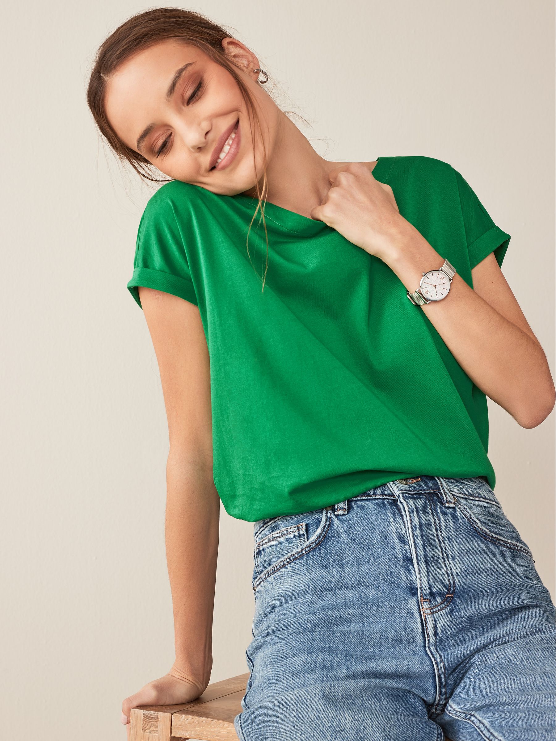 Green t shirt with jeans new arrivals