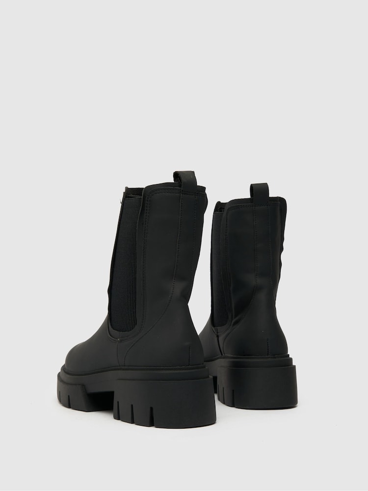 Schuh Amaya Black Chunky Chelsea Boots - Image 4 of 4 Schuh Amaya Black Chunky Chelsea Boots - Image 4 of 4