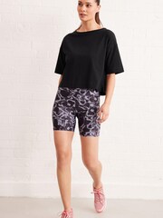 Weiche, monochrome Yogahose mit Schlangenmuster - Next Active Sports Figurformende Radlershorts - Bild 1 von 6