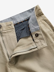 Braun - Slim Fit - Stretch-Chinoshorts - Bild 6 von 6