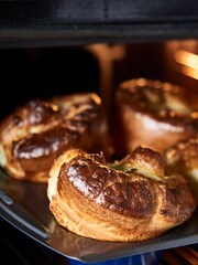 Lakeland Blue 6 Deep Yorkshire Pudding Tray - Image 3 of 4