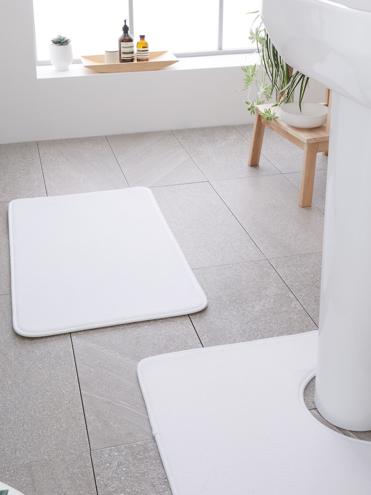 Catherine Lansfield Antibakterielle Bad- und Toilettenvorleger mit viskoseelastischem Schaum - Bild 1 von 6 Catherine Lansfield Antibakterielle Bad- und Toilettenvorleger mit viskoseelastischem Schaum - Bild 1 von 6